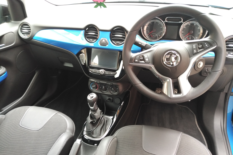 You can’t quite tell but the scratch on the dashboard plastic has been removed.